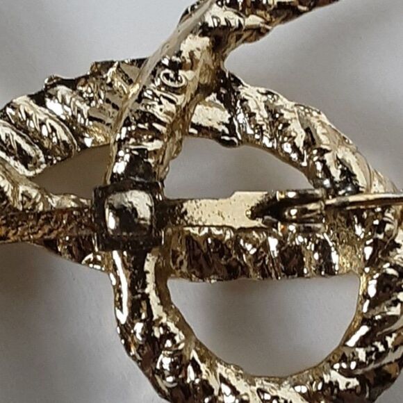 Vintage Light Gold Tone Large Brooch - Picture 8 of 9